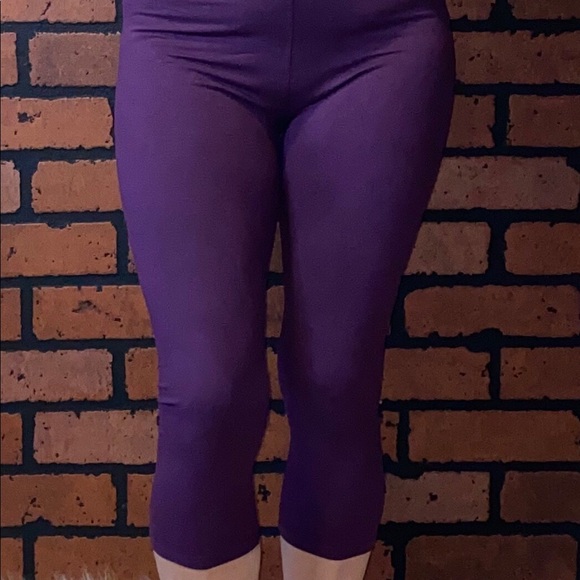 Capris - Picture 3 of 4